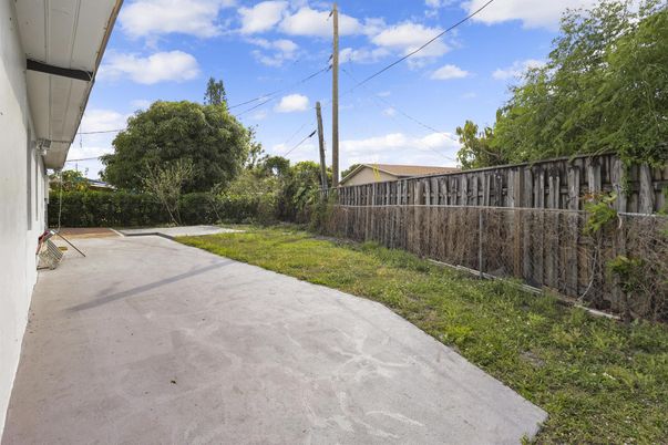 Backyard, Exterior