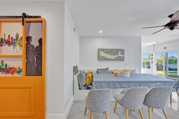 Dining room, Interior, Recessed Lighting