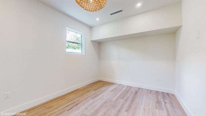 Empty room, Interior, Recessed Lighting, Wood Texture Flooring