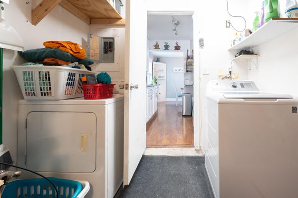 Interior, Utility Closets, Washer, Wood Texture Flooring