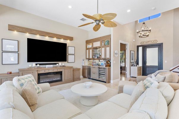 Interior, Living room, Pendant Lights, Recessed Lighting