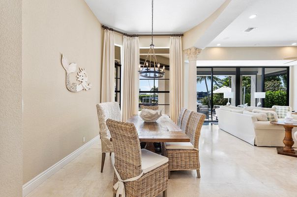Dining room, Interior, Living room, Pendant Lights, Recessed Lighting