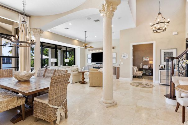 Chandelier, Dining room, Interior, Living room, Pendant Lights, Recessed Lighting