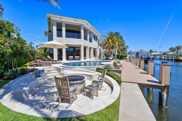 Exterior, Lake, Pool