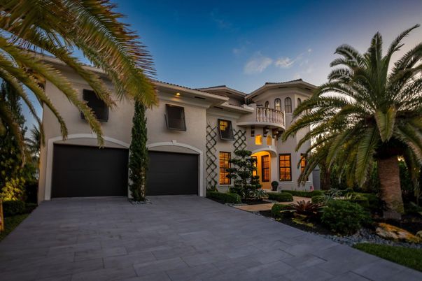 Attached, Exterior, Facade, Mediterranean