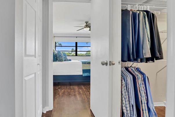 Bedroom, Interior, Walk-in Closets, Wood Texture Flooring