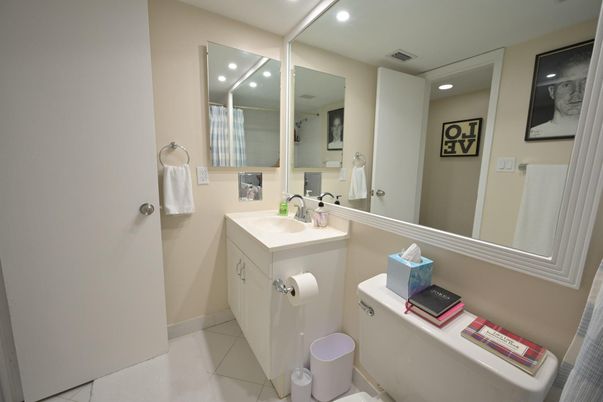 Bathroom, Interior, Recessed Lighting