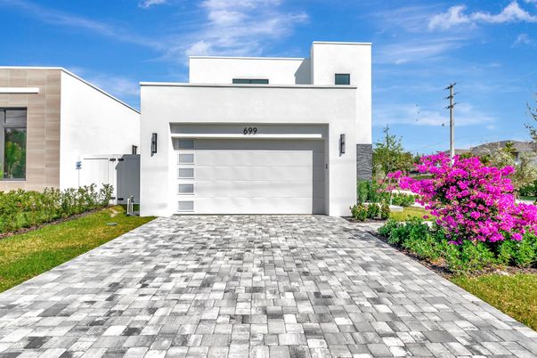 Attached, Exterior, Facade, Modern