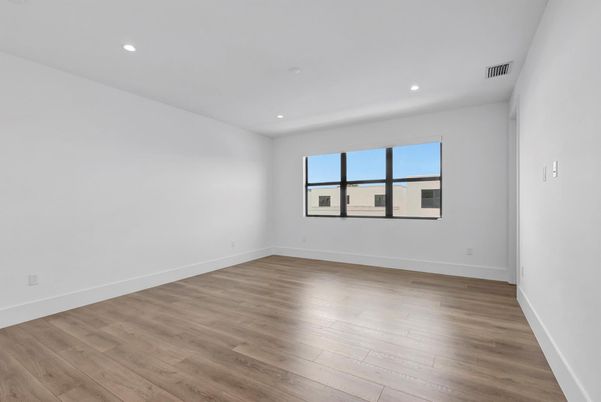 Empty room, Interior, Recessed Lighting, Wood Texture Flooring
