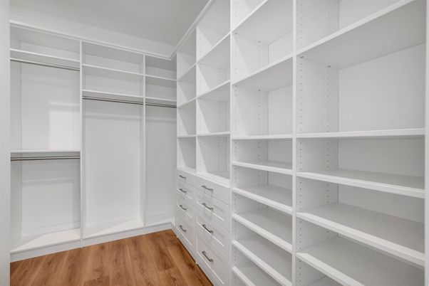 Interior, Walk-in Closets, Wood Texture Flooring