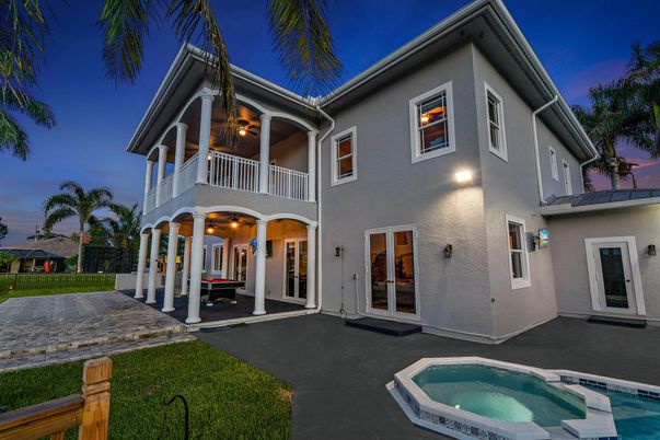 Exterior, Pool