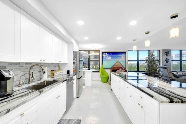 Interior, Kitchen, Pendant Lights, Recessed Lighting