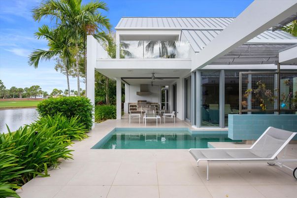 Exterior, Pool, Water