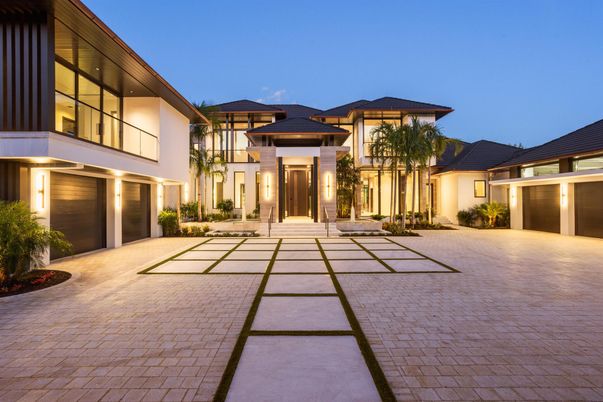 Backyard, Exterior, Facade, Modern