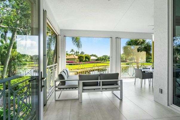 Interior, Sun Room, Water