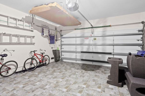 Garage, Interior