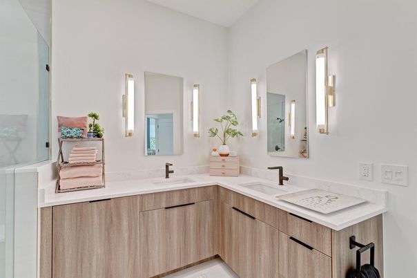 Bathroom, Dual Sink Vanities, Interior