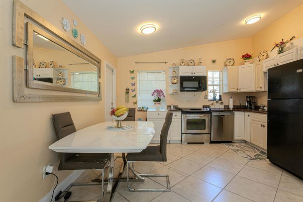 Dining room, Interior, Kitchen, Recessed Lighting