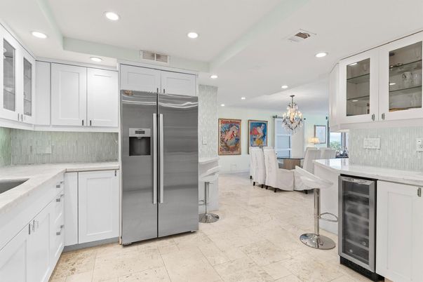 Chandelier, Dining room, Interior, Kitchen, Recessed Lighting, Stainless Steel Appliances