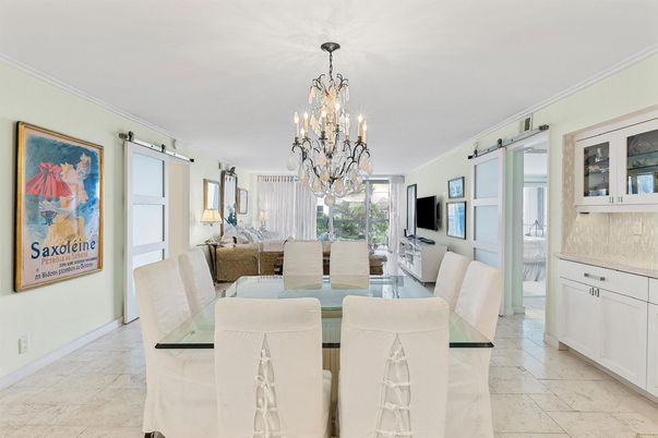 Chandelier, Dining room, Interior