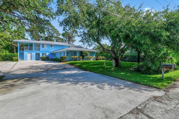 Backyard, Exterior, Facade, Ranch