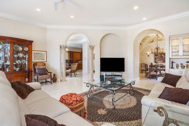 Chandelier, Dining room, Interior, Living room, Recessed Lighting