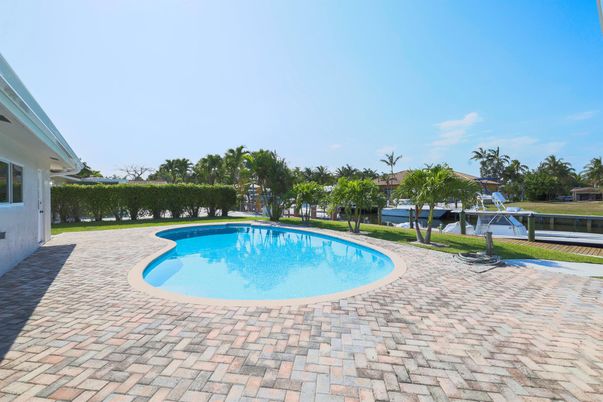 Exterior, Pool