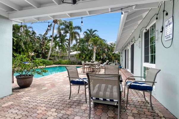 Exterior, Pool