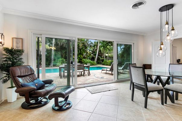 Dining room, Interior, Pendant Lights, Pool