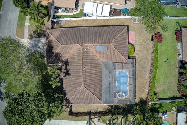 Exterior, Drone