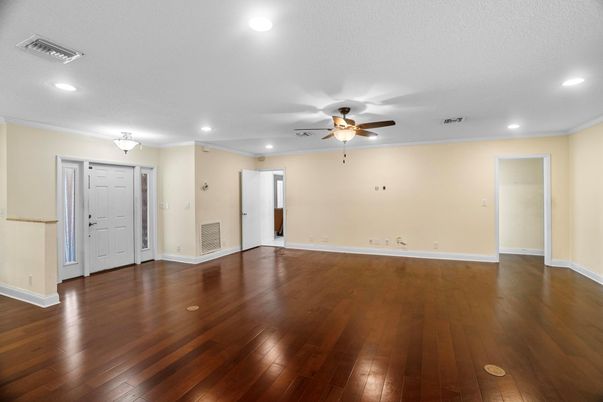 Empty room, Interior, Recessed Lighting, Wood Texture Flooring