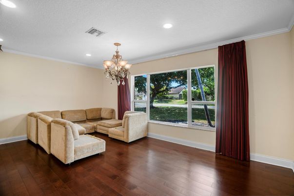 Chandelier, Interior, Living room, Recessed Lighting, Wood Texture Flooring