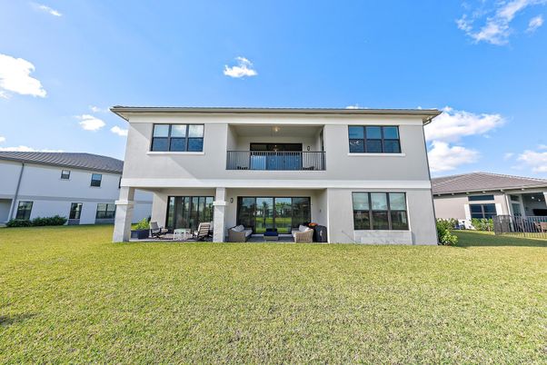 Backyard, Exterior, Facade, Modern