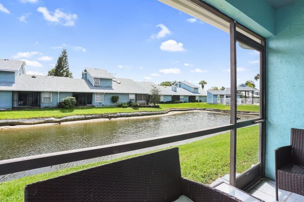 Exterior, Lake