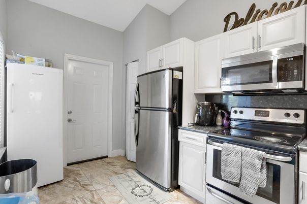 Interior, Kitchen, Stainless Steel Appliances