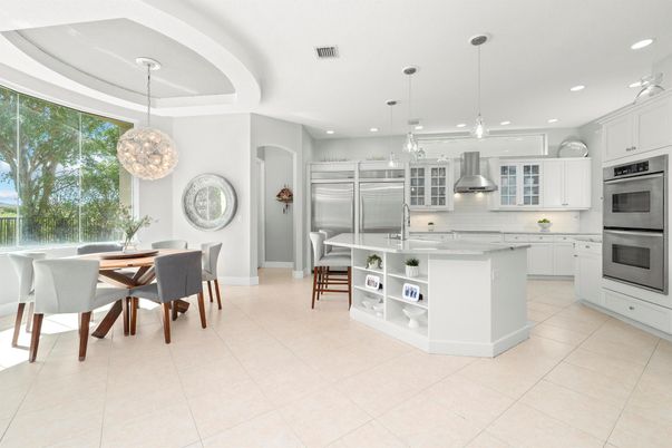 Dining room, Interior, Kitchen, Pendant Lights, Recessed Lighting, Stainless Steel Appliances