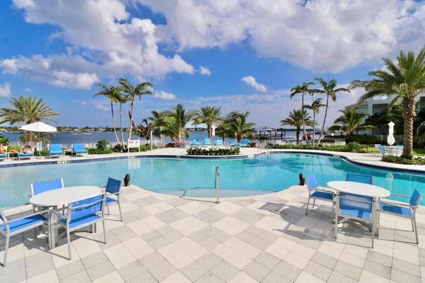 Exterior, Pool, Water