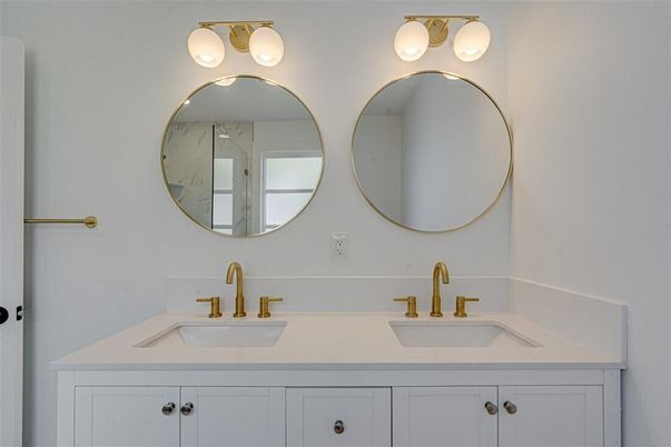 Bathroom, Dual Sink Vanities, Interior