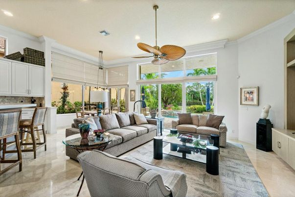 Interior, Living room, Pendant Lights, Recessed Lighting