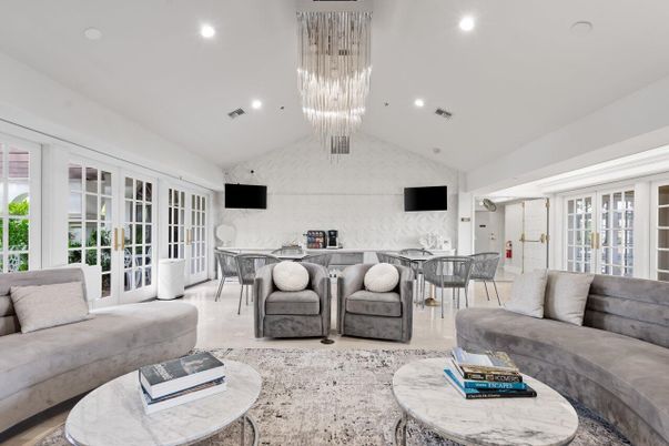 Chandelier, Dining room, Interior, Living room, Recessed Lighting