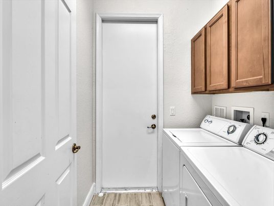 Interior, Washer, Wood Texture Flooring