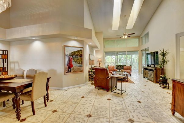 Dining room, Interior, Living room, Recessed Lighting