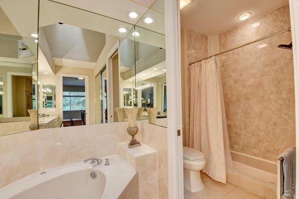 Bathroom, Interior, Recessed Lighting