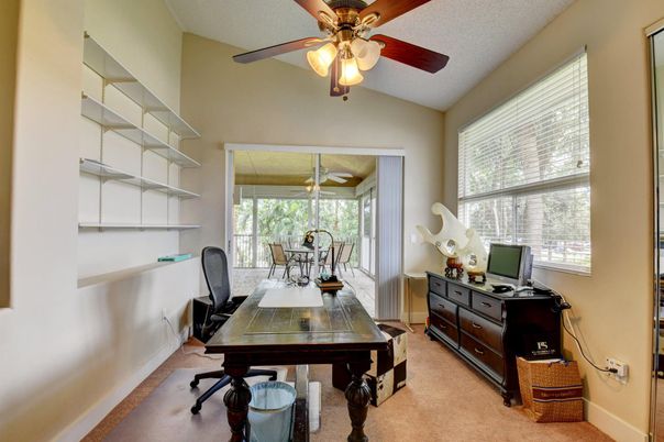Home Office, Interior