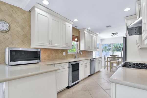 Dining room, Interior, Kitchen, Recessed Lighting, Stainless Steel Appliances