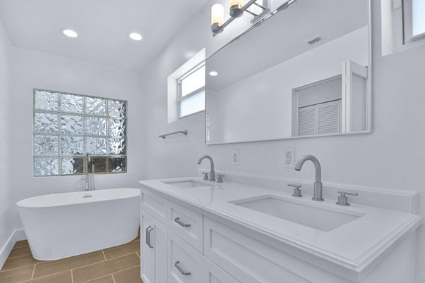 Bathroom, Dual Sink Vanities, Free Standing Baths, Interior, Recessed Lighting