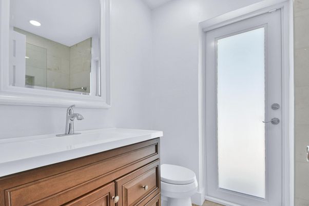 Bathroom, Interior, Recessed Lighting