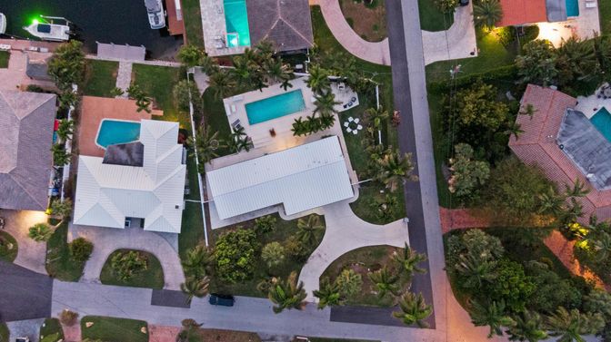 Exterior, Drone