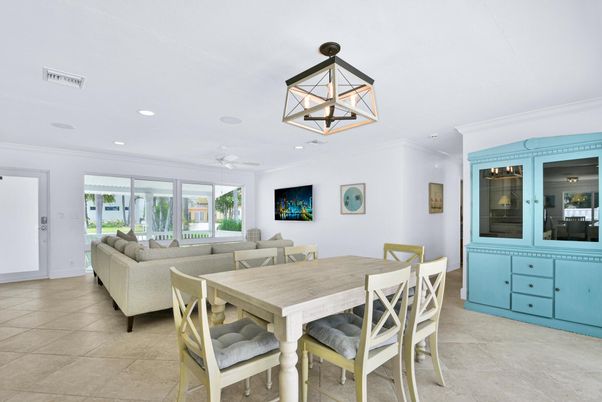 Dining room, Interior, Living room, Pendant Lights, Recessed Lighting