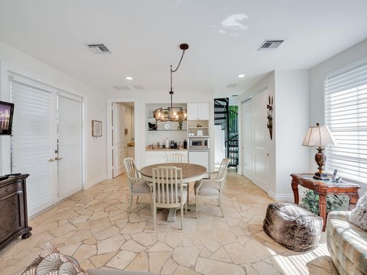Dining room, Interior, Kitchen, Pendant Lights, Recessed Lighting, Stainless Steel Appliances